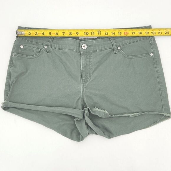 Torrid Jean Shorts Women Plus Size 18 Olive Green Travel Vacation Goblincore - Picture 5 of 10